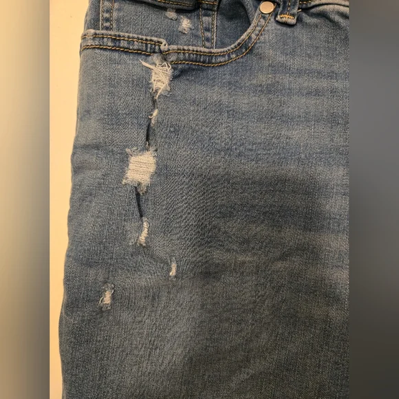 Torrid 3 Button High-Rise Distressed Jegging 24R (c) - Picture 5 of 13